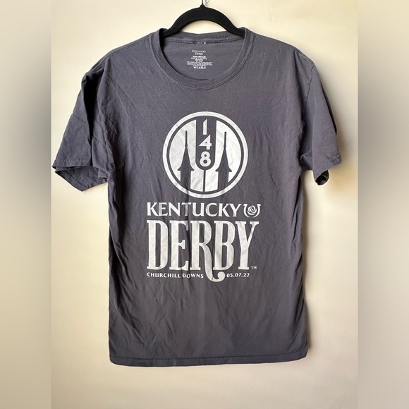 Kentucky Derby 2022 148th Running Churchhill downs T shirt Size Medium - Picture 1 of 5